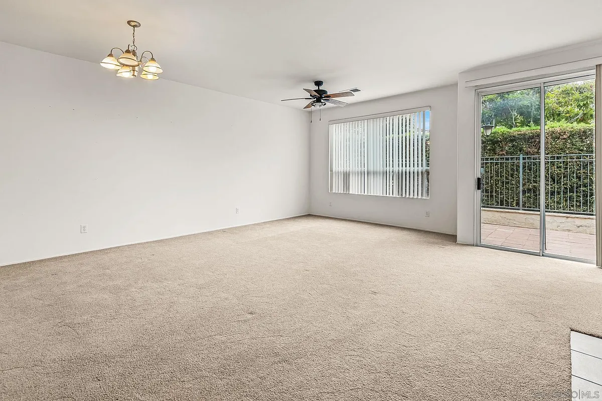 Building Photo - 5544 Renaissance Ave #2