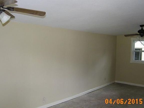 4th image of 4910 Cresthill Dr