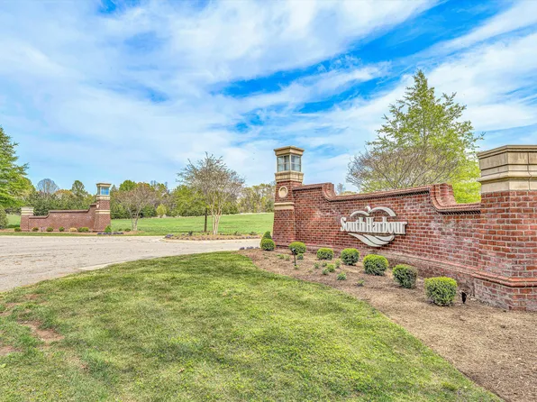 30 Harbour Crossing Dr, Moneta, VA 24121