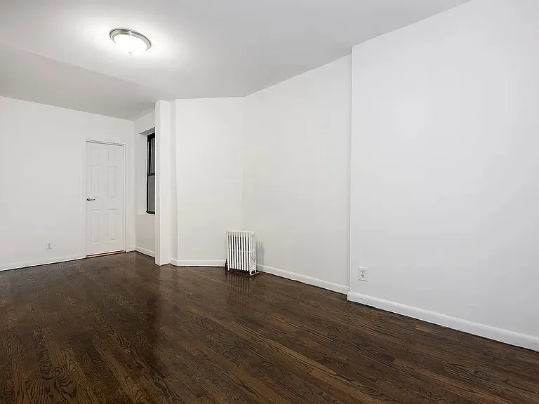309 E 61st St #8 — Photo 2