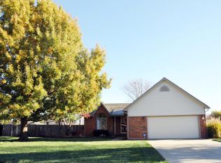 403 N Bay Country Ct, Wichita, KS 67235