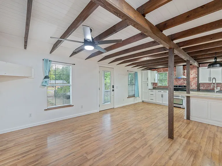 271 Bracewell St — Photo 11