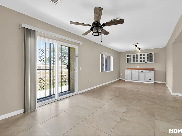 768 W Calle Del Ensalmo — Photo 10