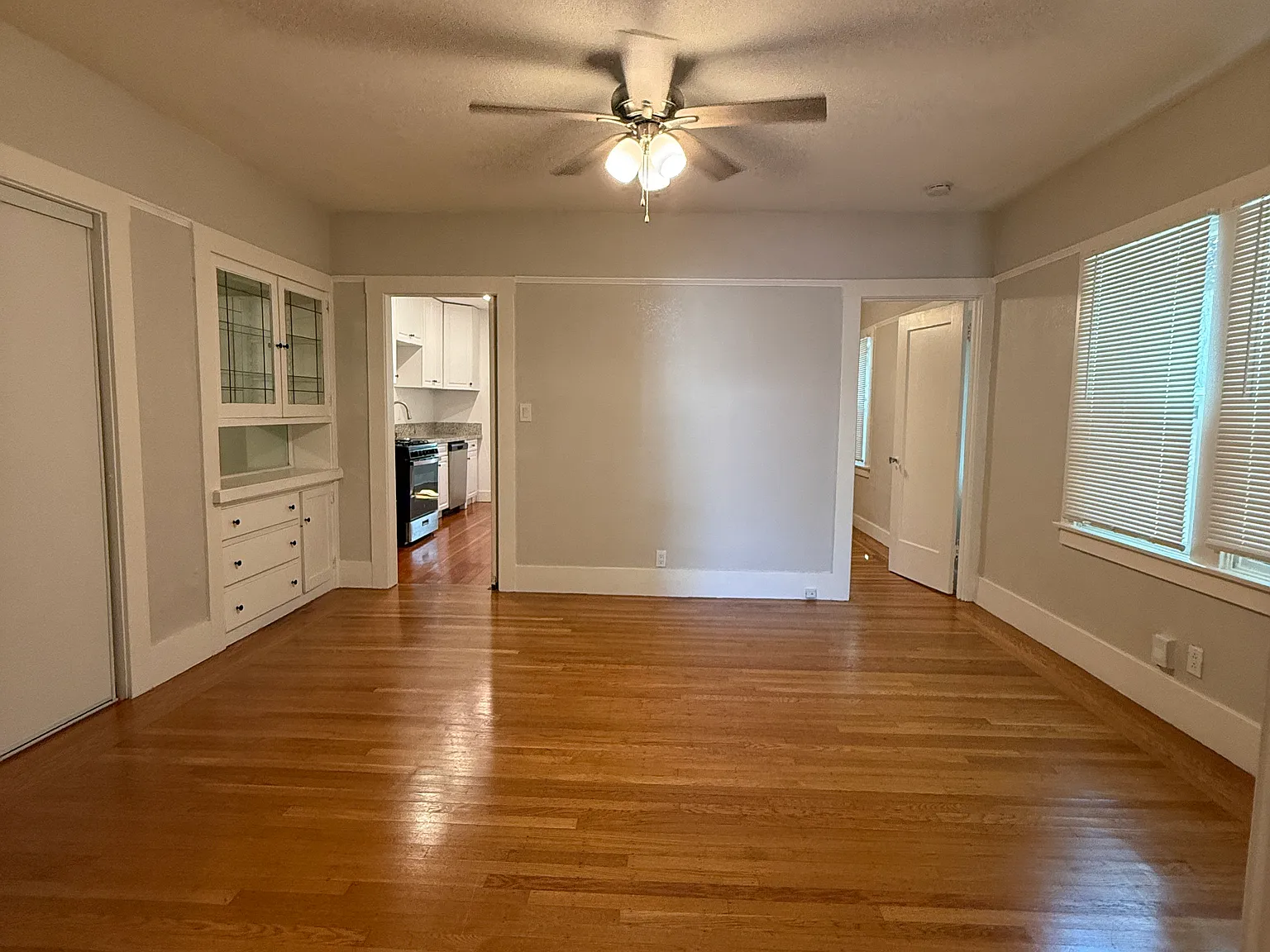 1 bed, 800 sqft, $1,895 — Photo 2