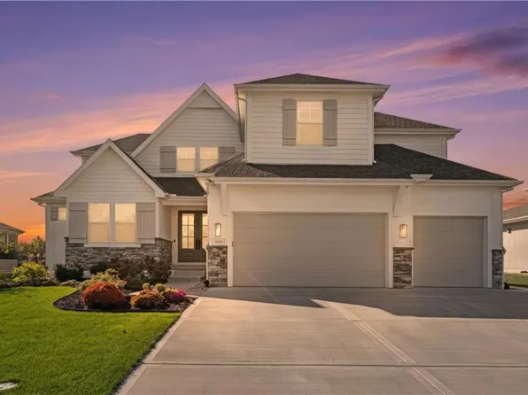 14686 S Parkhill St, Olathe, KS 66062
