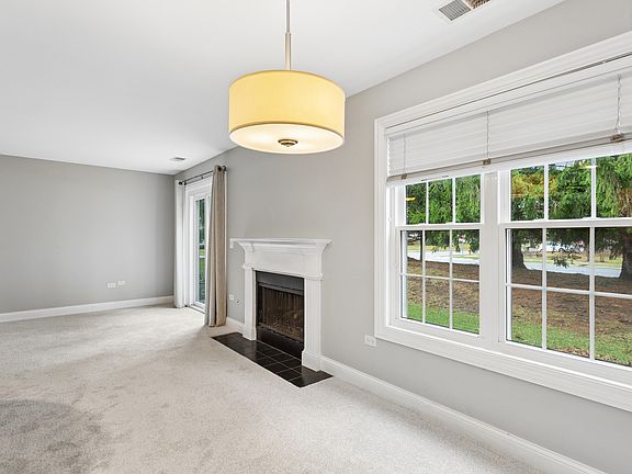 5th image of 43 Foxcroft Rd APT 127