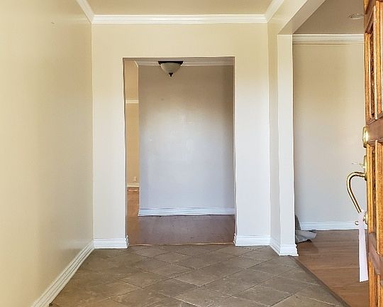 4th image of 4923 Orinda Ave