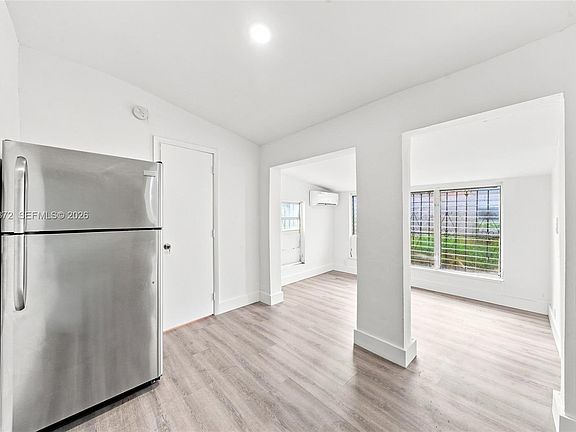 4th image of 127 NW 9th Ave #11