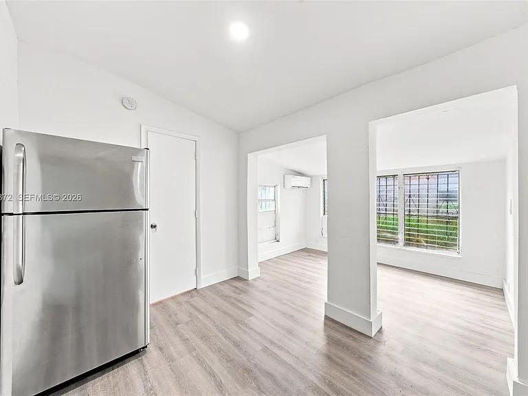 128 NW 9th Ave #6 — Photo 11