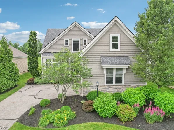 7440 Edwards Lndg, Chagrin Falls, OH 44023