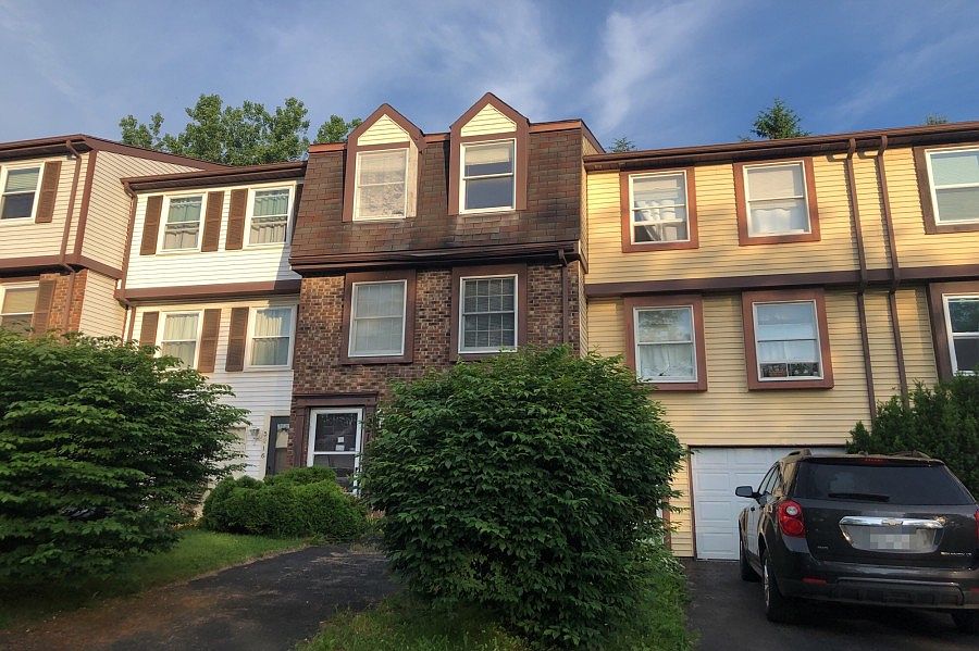 1st image of 3215 Sherwood Dr