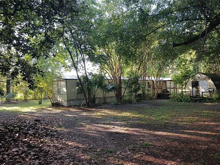 210 SE Hardin Ct — Photo 15