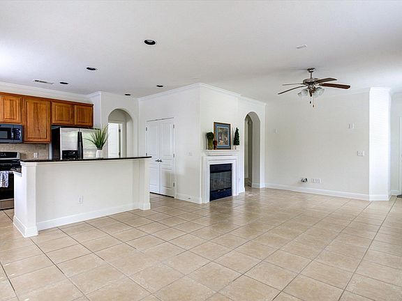 5th image of 6705 Covered Bridge Dr Unit 10