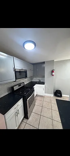 225 Drake Ave #2L Photo 1