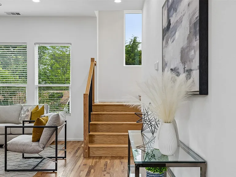 5647 Live Oak St #101 — Photo 18