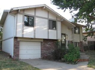 423 Bridger Rd, Lincoln, NE 68521