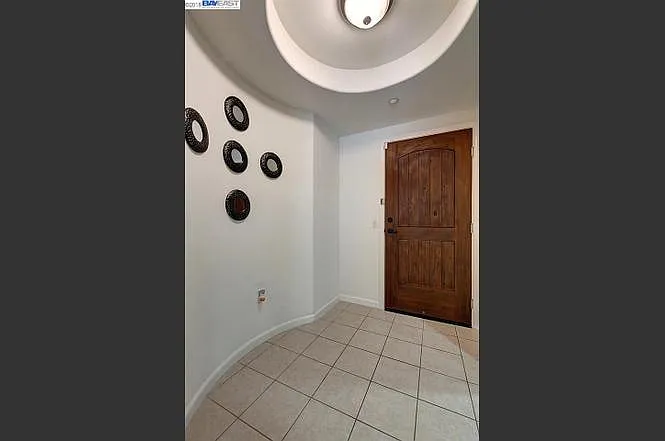 2 bed, 1081 sqft, $3,500 — Photo 2