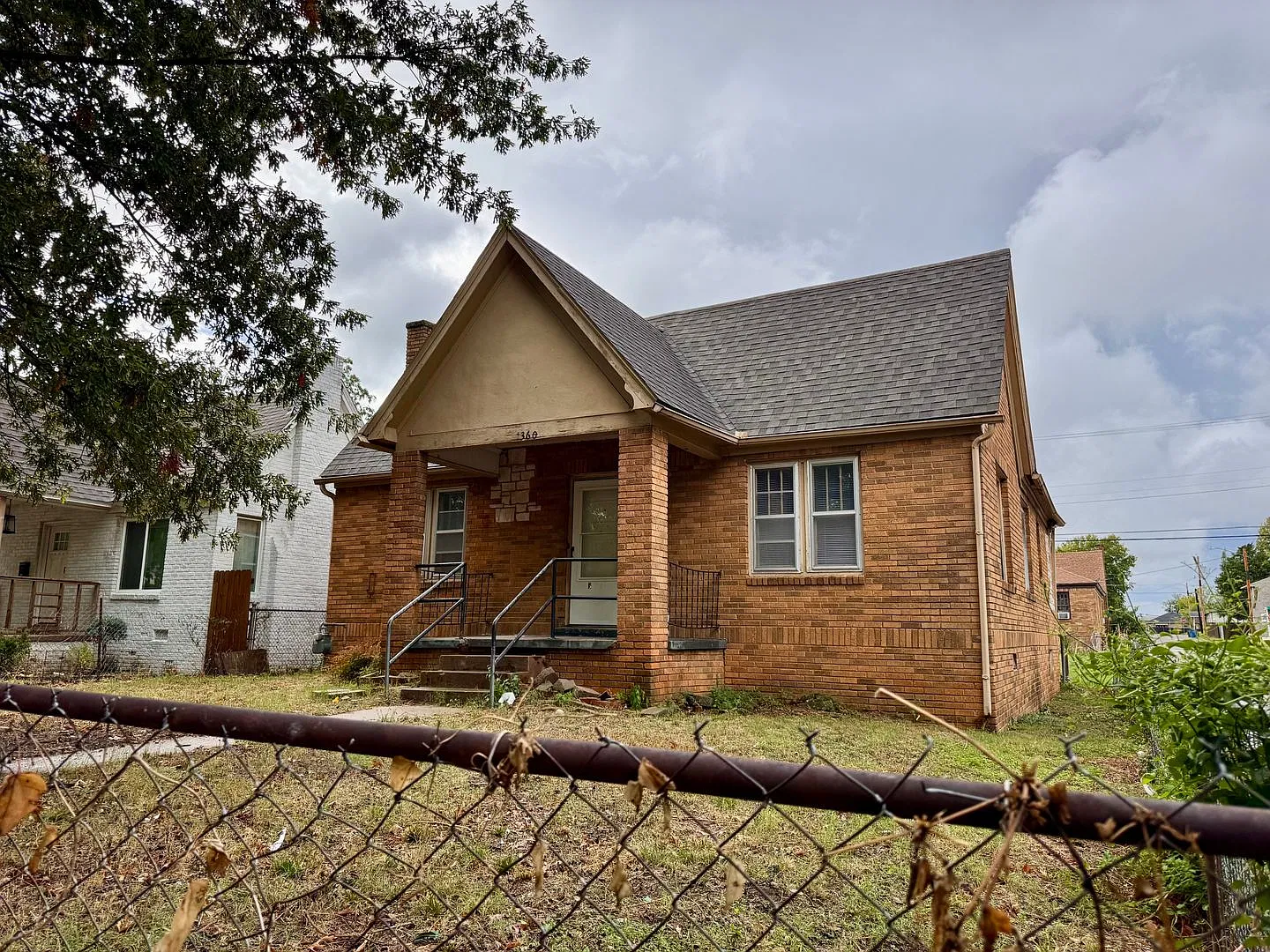 Great Location! 3 Bedroom Home Minutes From Downtown Tulsa! — Photo 1
