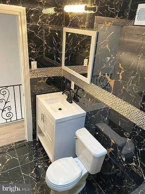 3 bed, 1.5 bath, 1100 sqft, $1,950 — Photo 4