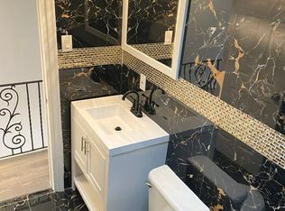 355 Tree St, Philadelphia, PA 19148