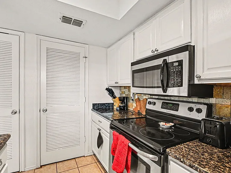 248 Jefferson Pkwy — Photo 16