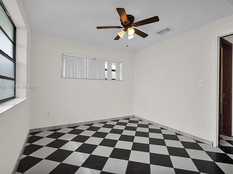 81 NW 41st St #2 — Photo 15