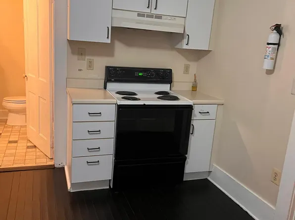 103 N King St APT 1, Leesburg, VA 20176