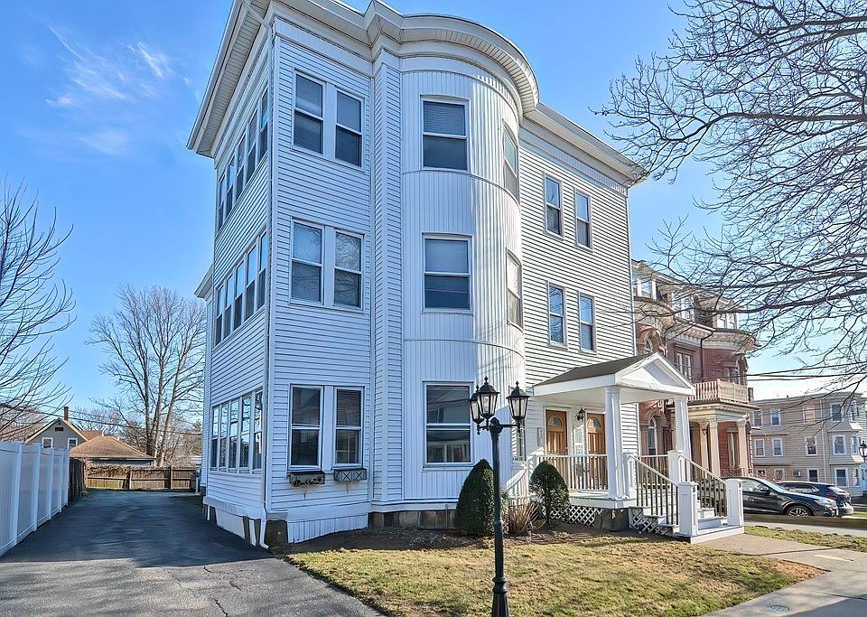 1st image of 8-10 Kensington Park #1R