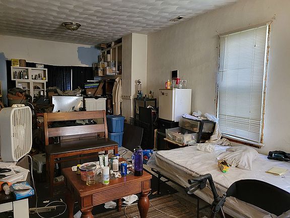 3rd image of 819 Washington Ave