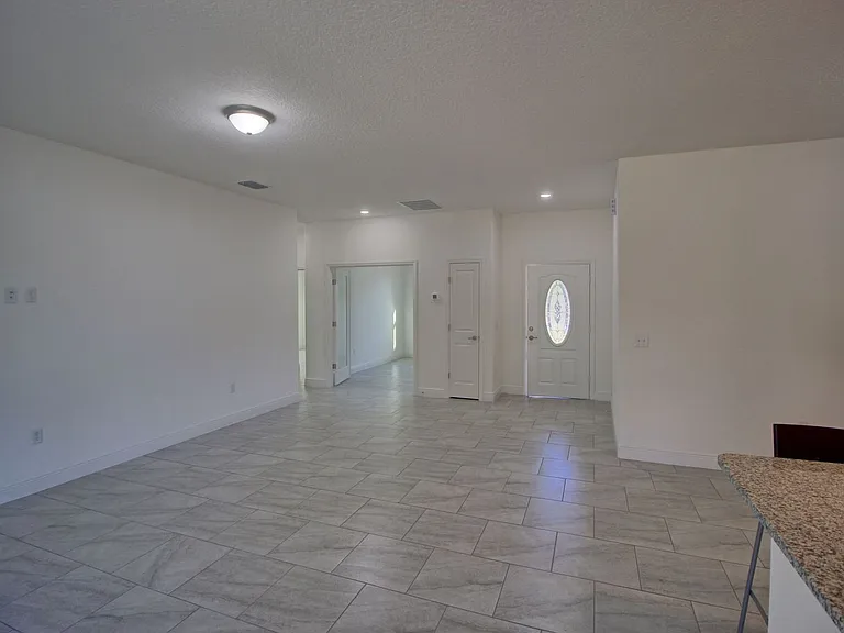 5054 Marina Dr — Photo 3