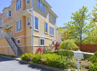 25 Midland Rd, Staten Island, NY 10308