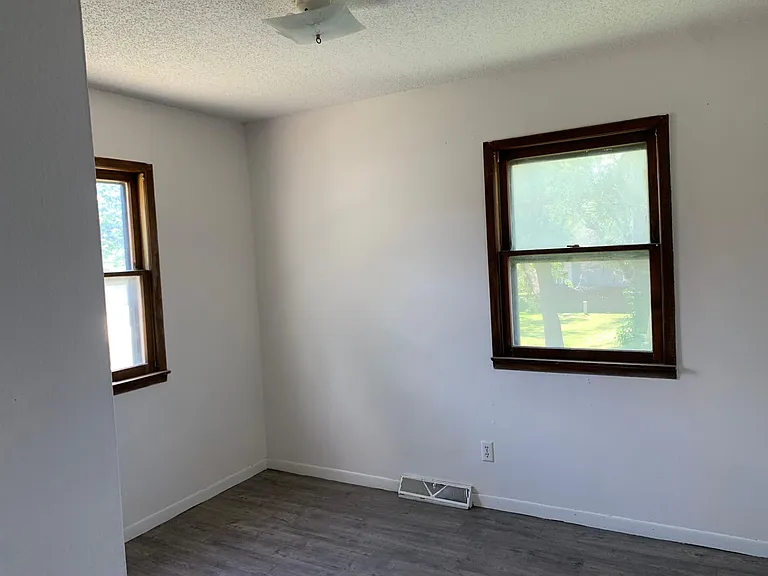 3216 SE 5th St — Photo 9