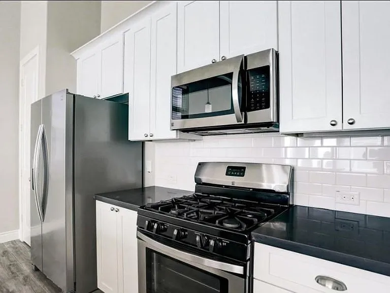 8907 Spring Knoll Forest Dr — Photo 11