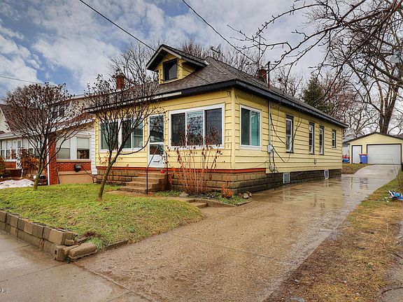 2nd image of 649 McKendrick St SW