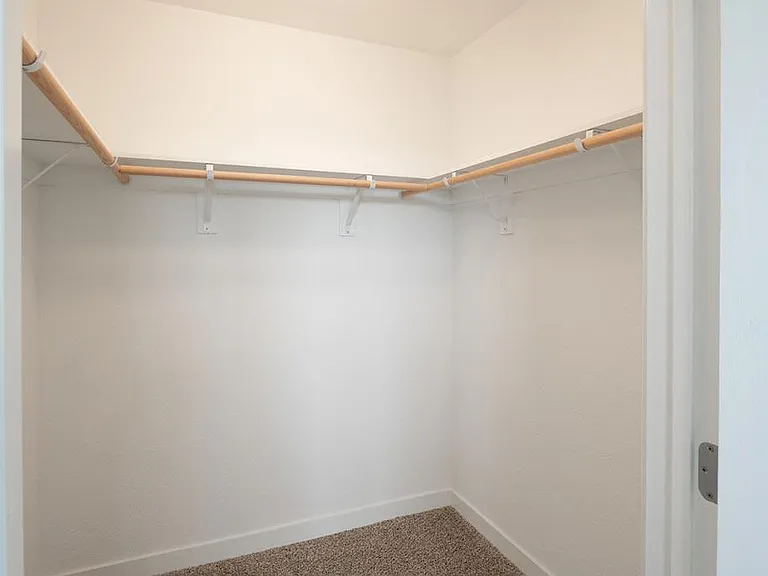 Deer Creek Apartments — Photo 20