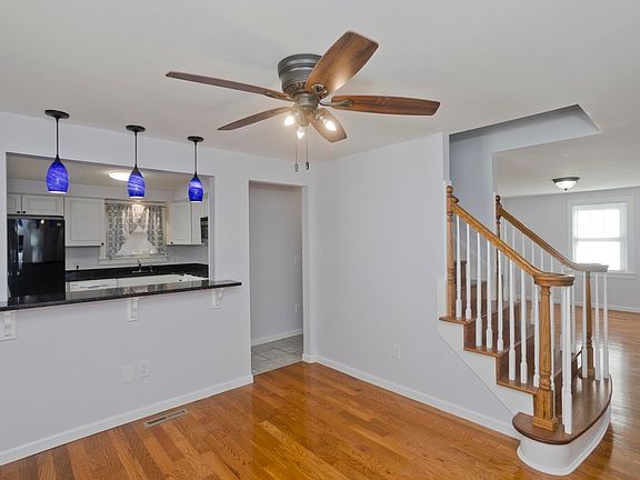 2nd image of 311 Rosewell St