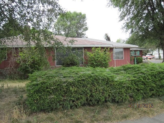 2nd image of 165 SE E St