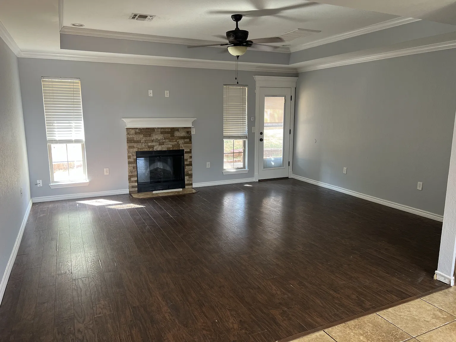 3 bed, 1400 sqft, $2,000 — Photo 2