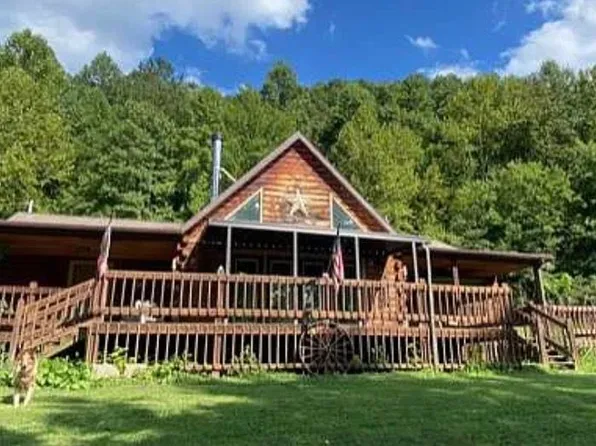 9094 State Highway 486, Sandy Hook, KY 41171