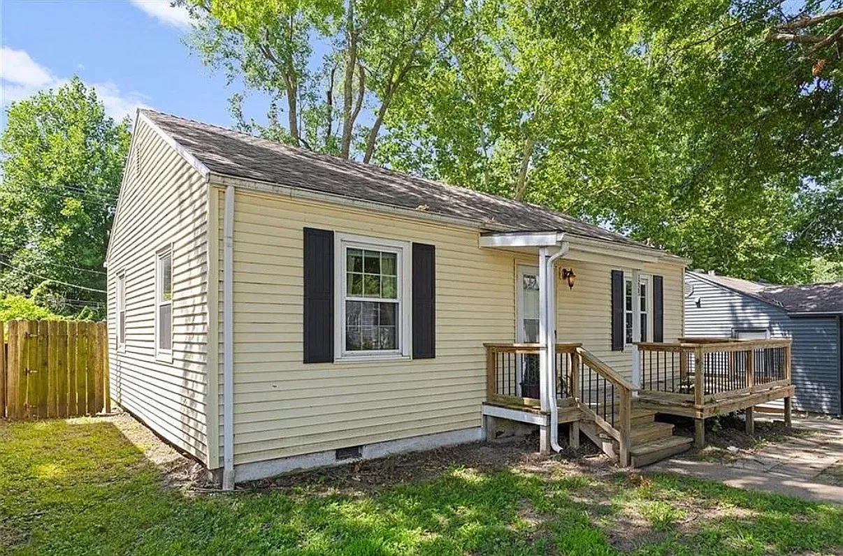 2 bed, 768 sqft, $1,450 — Photo 1