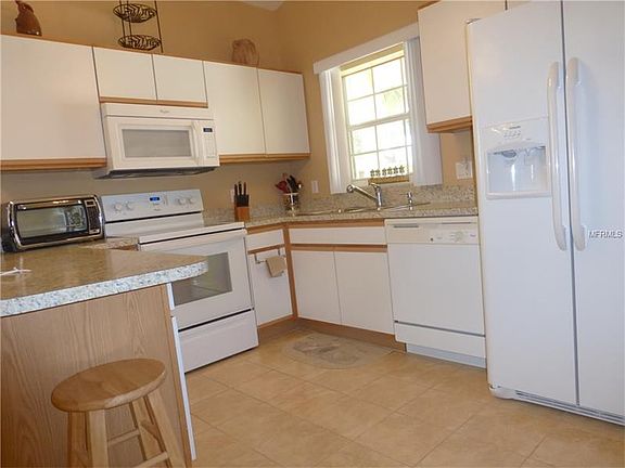 3rd image of 328 Acadia Dr