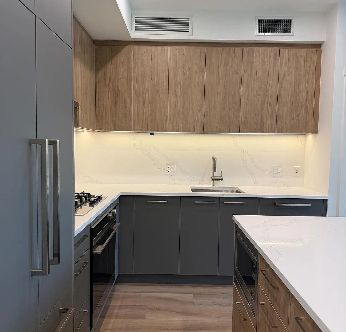 2 bed, 725 sqft, $2,700 — Photo 4