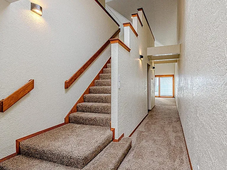 5137 Glenwood Pointe Ln NE #5137 — Photo 40