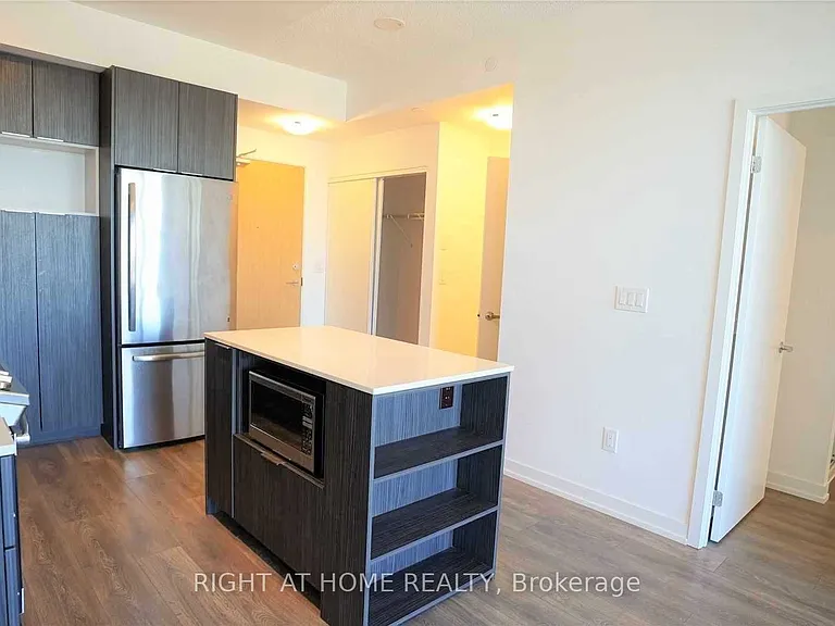 2520 Eglinton Ave W #1713 — Photo 8