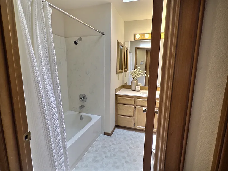3910 Maple Rd — Photo 16