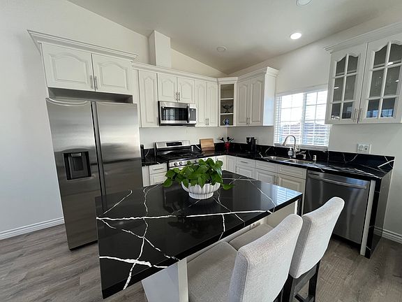3rd image of 10237 Keoki St