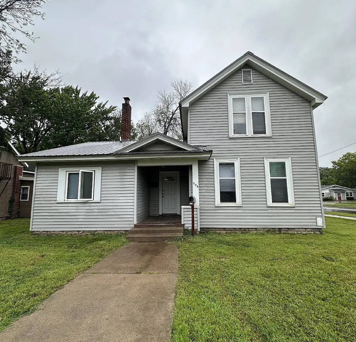 4 bed, 2.0 bath, 1416 sqft, $475 — Photo 1
