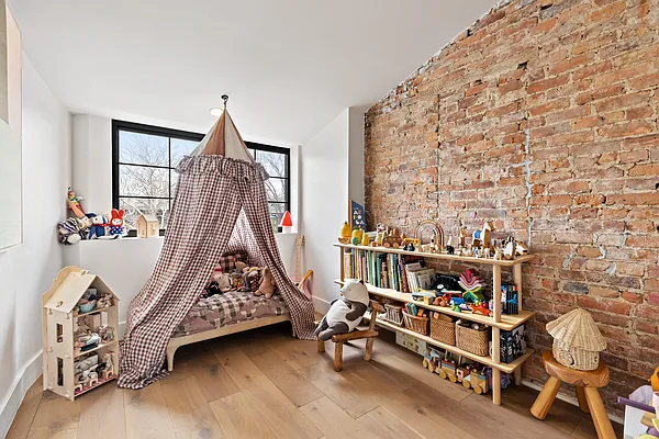 Sold by Compass | media 15