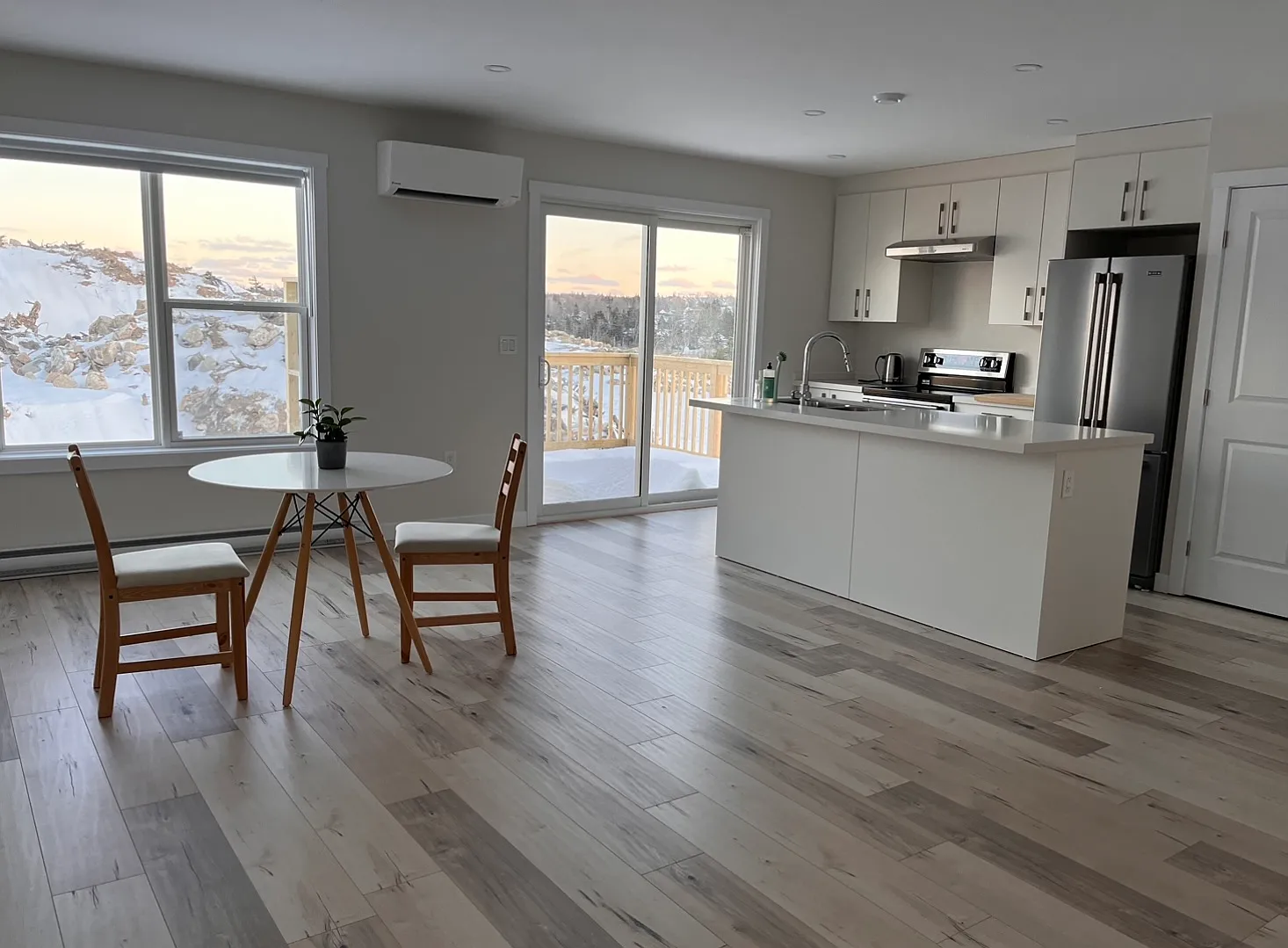 3 bed, 2.5 bath, 2000 sqft, $2,500 — Photo 1