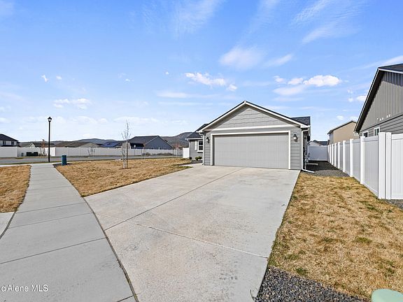 3rd image of 5939 Downs Way